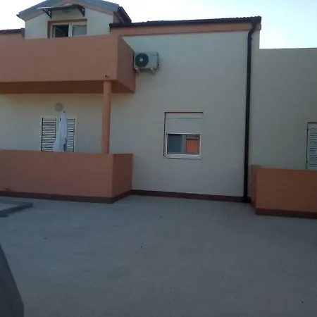 Pool,large Garden For 11+3 Apartamento